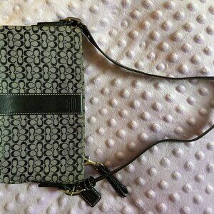 Vintage COACH Signature Small C Authentic Handbag Purse Black No. F3K-4771